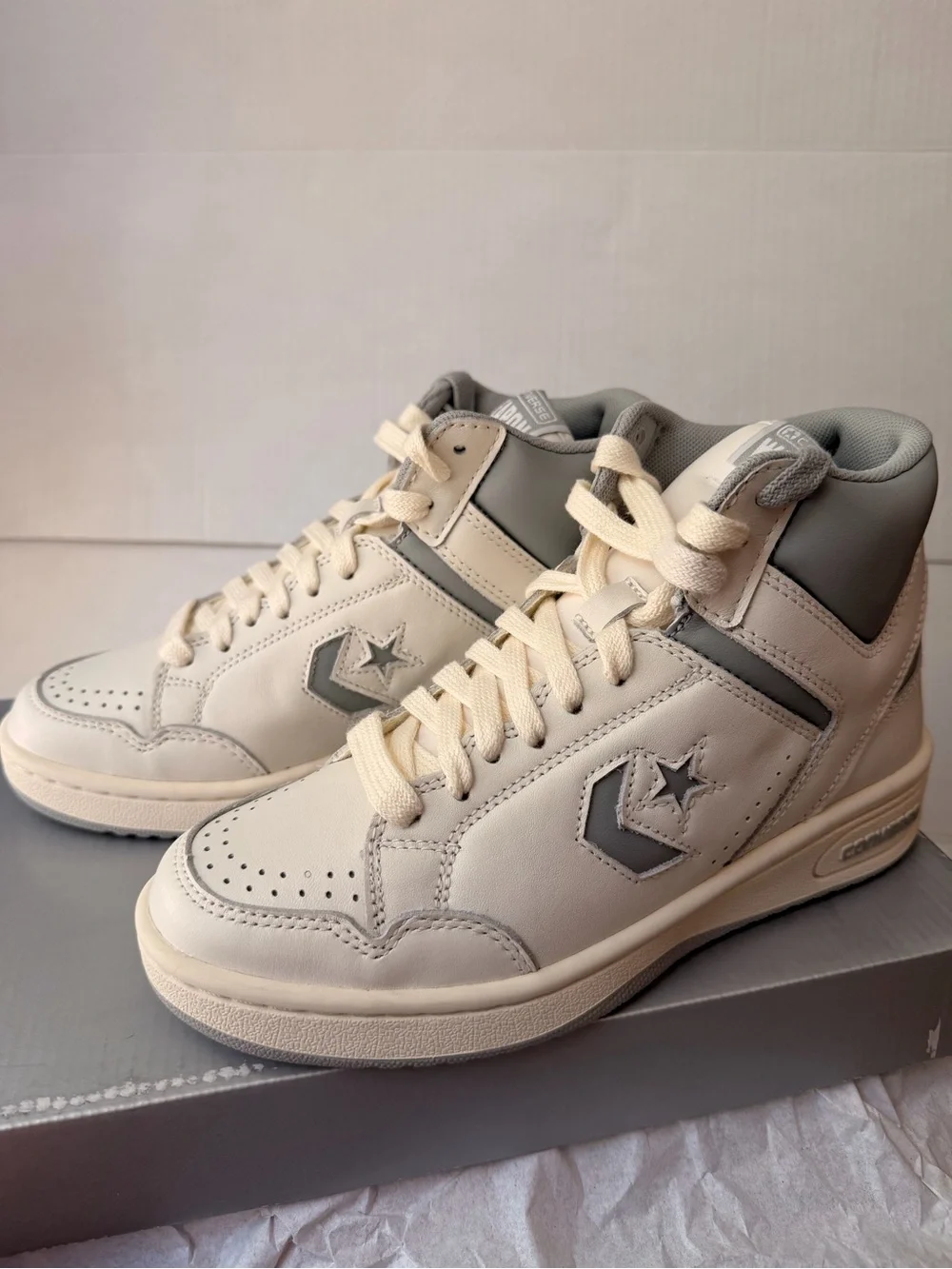 Converse unisex White & Light Gray High-Top Sneakers men’s 5 women’s 6.5